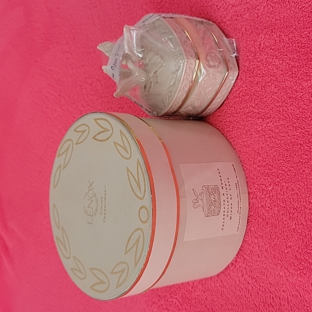 New LENOX Wings of Love Box